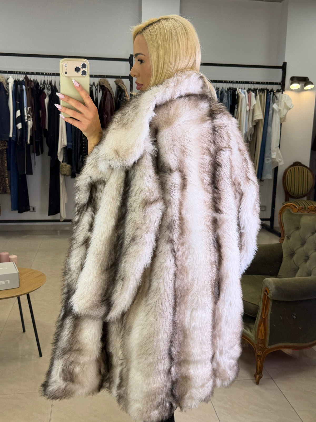 SNOW EMPRESS LUXURY FUR COAT