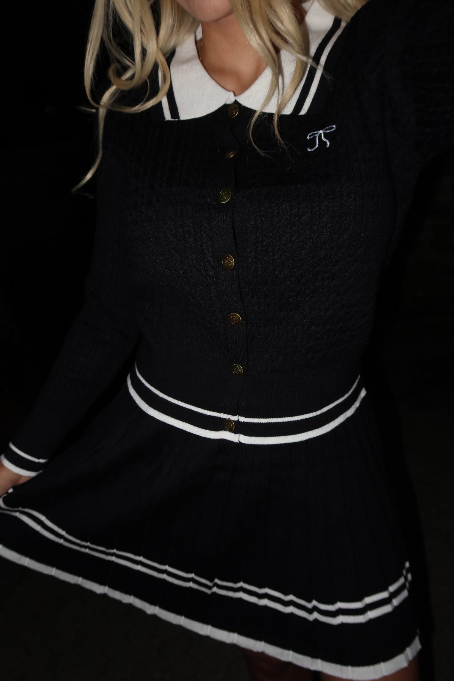 Tiffany Set – Πλεκτή Ζακέτα & Πλισέ Φούστα