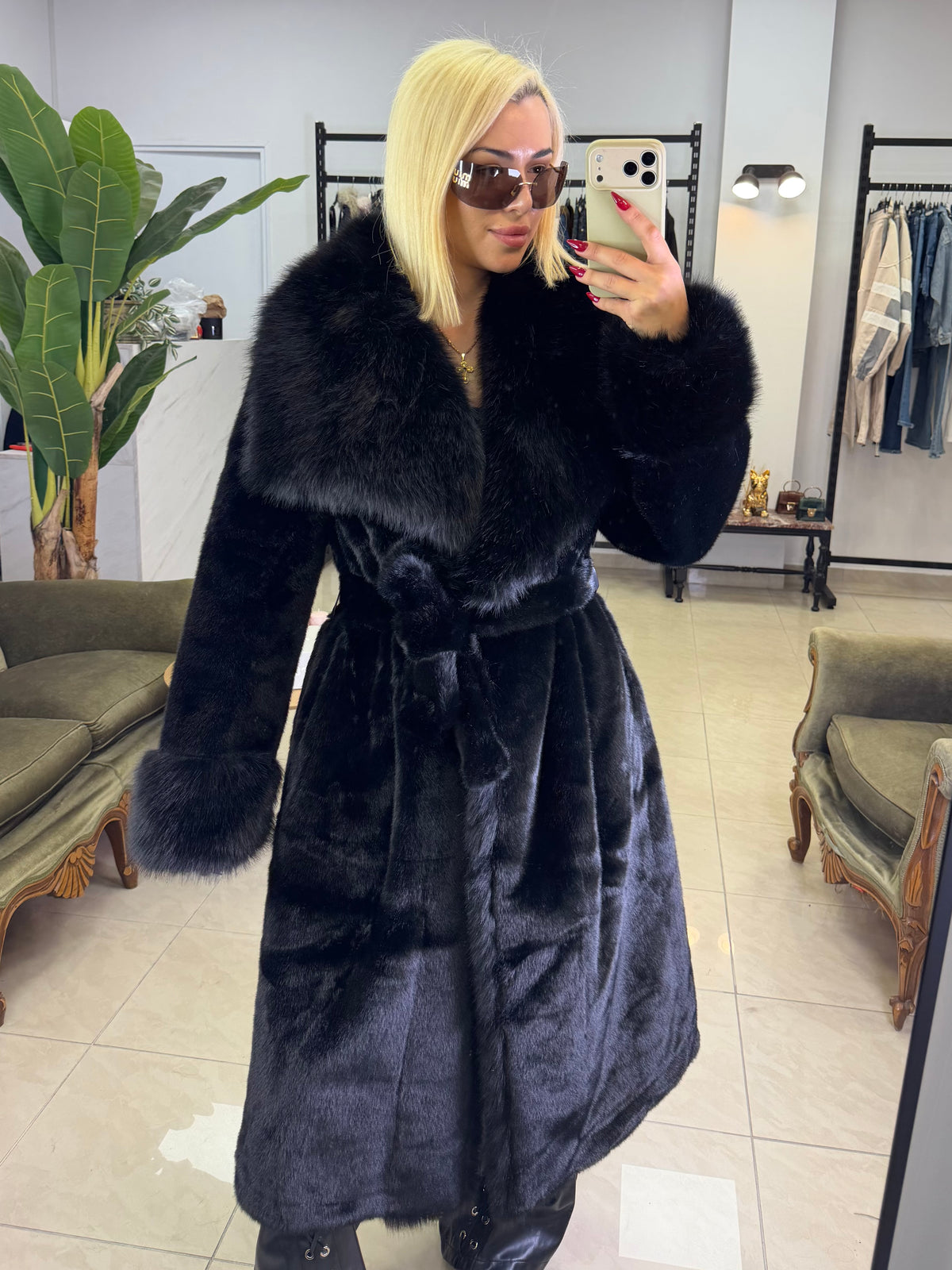THE EMPRESS – Luxury Faux Fur Coat