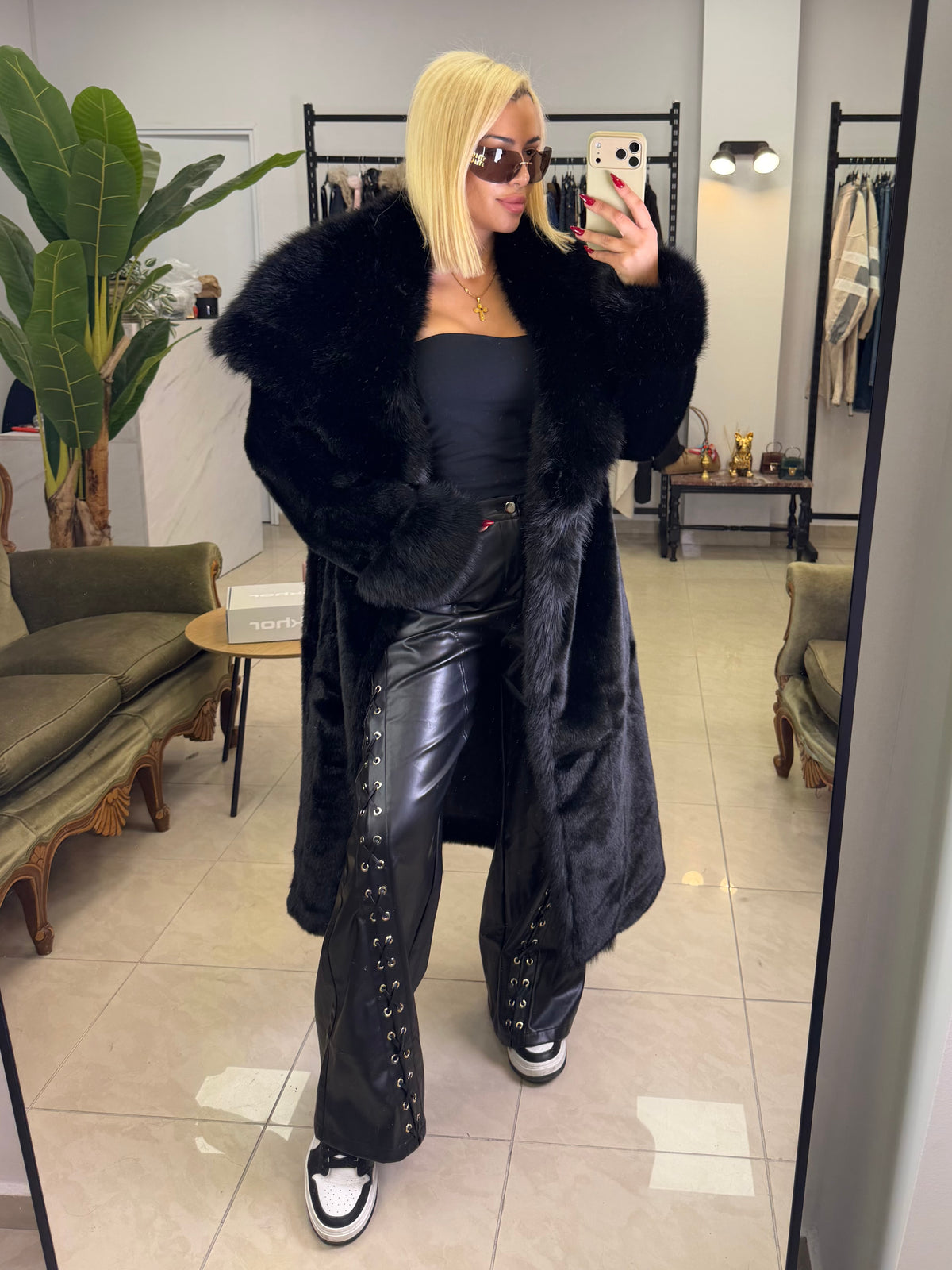THE EMPRESS – Luxury Faux Fur Coat